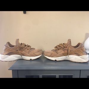 Nike huarache size 10.5 Mens